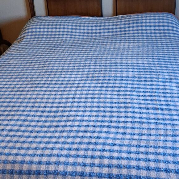 Vintage Blue and White Checkered Full Size Lightweight Blanket. - Picture 1 of 10